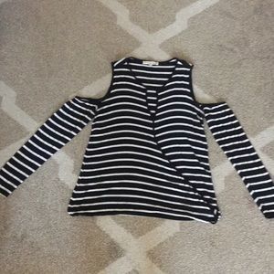 Cold shoulder keyhole top